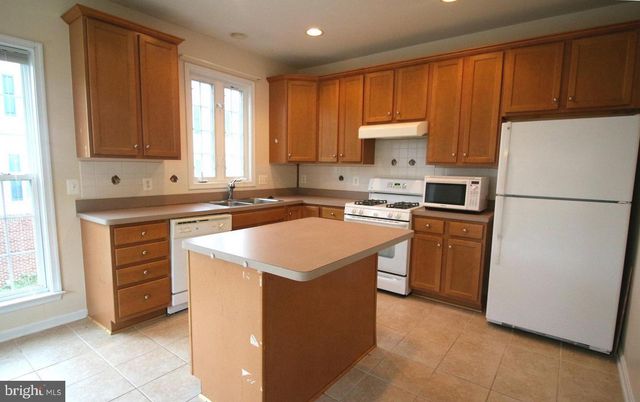 5035 COOL FOUNTAIN LN, Centreville, VA 20120