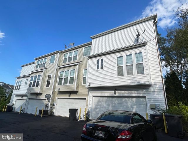 5035 COOL FOUNTAIN LN, Centreville, VA 20120