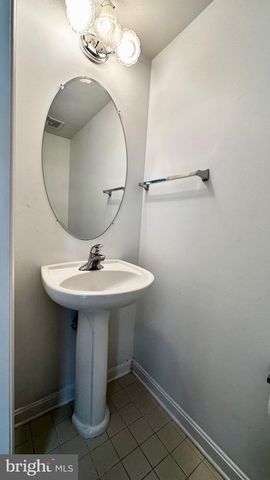 5035 COOL FOUNTAIN LN, Centreville, VA 20120