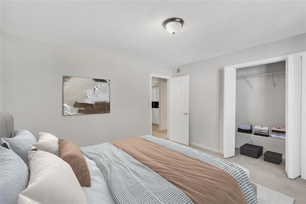 Image 17 of property listing at 2390 Lawrenceville Highway K, Decatur, GA 30033
