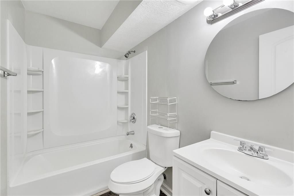 Image 19 of property listing at 2390 Lawrenceville Highway K, Decatur, GA 30033