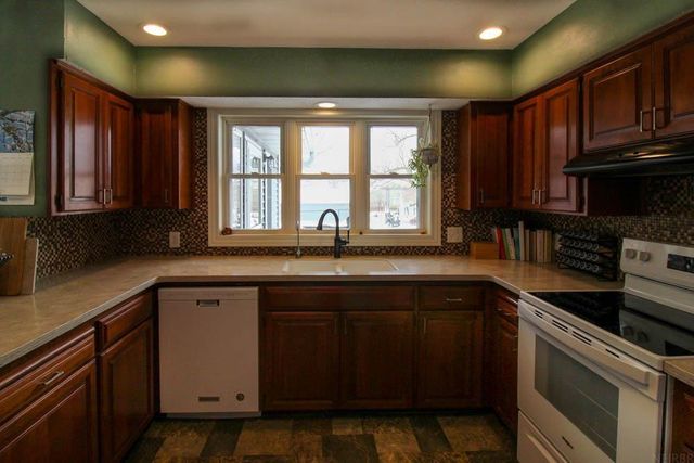 1203 12th Street, Grundy Center, IA 50638