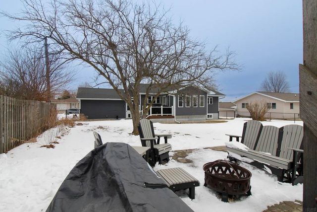 1203 12th Street, Grundy Center, IA 50638