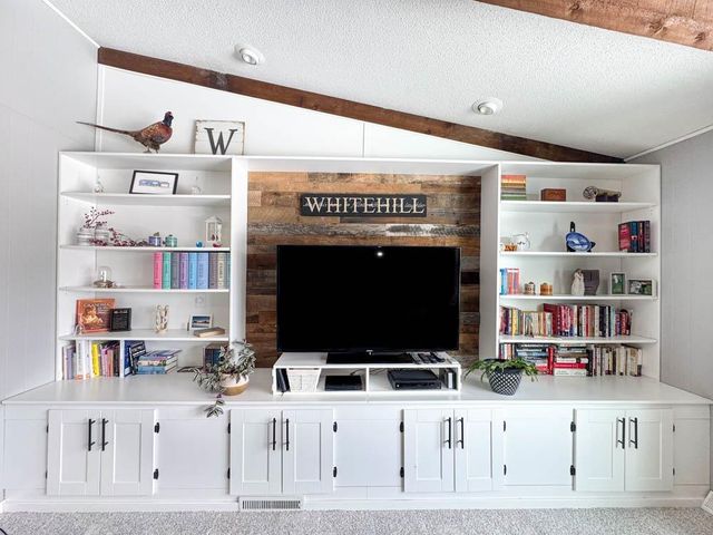 1203 12th Street, Grundy Center, IA 50638