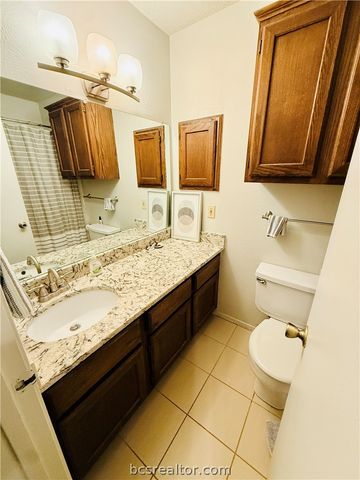 1904 Dartmouth Street O3, College Station, TX 77840