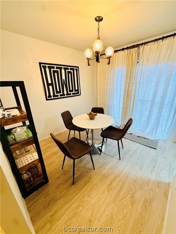 1904 Dartmouth Street O3, College Station, TX 77840