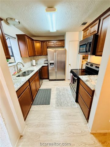 1904 Dartmouth Street O3, College Station, TX 77840