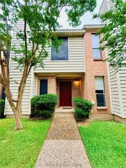1904 Dartmouth Street O3, College Station, TX 77840