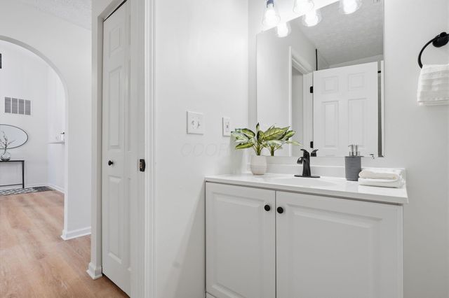 1360 Hafton Woods Drive, Columbus, OH 43204