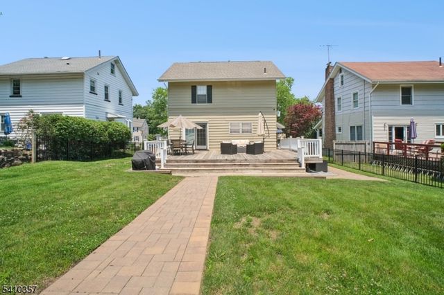 122 Westover Ave, West Caldwell Twp., NJ 07006