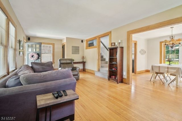 122 Westover Ave, West Caldwell Twp., NJ 07006