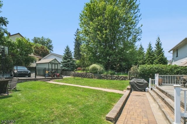 122 Westover Ave, West Caldwell Twp., NJ 07006