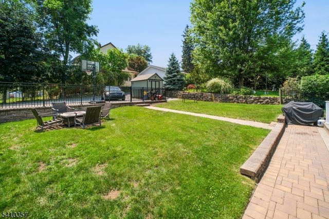 122 Westover Ave, West Caldwell Twp., NJ 07006