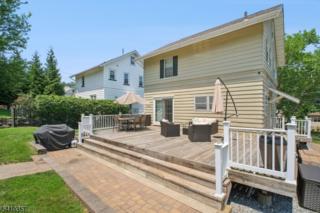 122 Westover Ave, West Caldwell Twp., NJ 07006 — photo 3