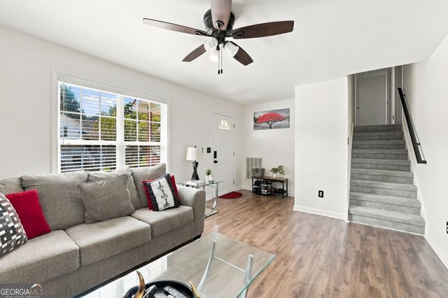 102 Huntington Way, Dallas, GA 30132