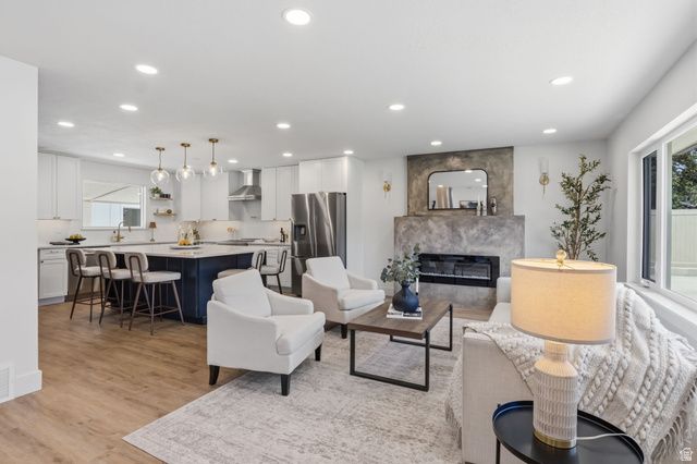4554 S WILLOW RD, Holladay, UT 84124