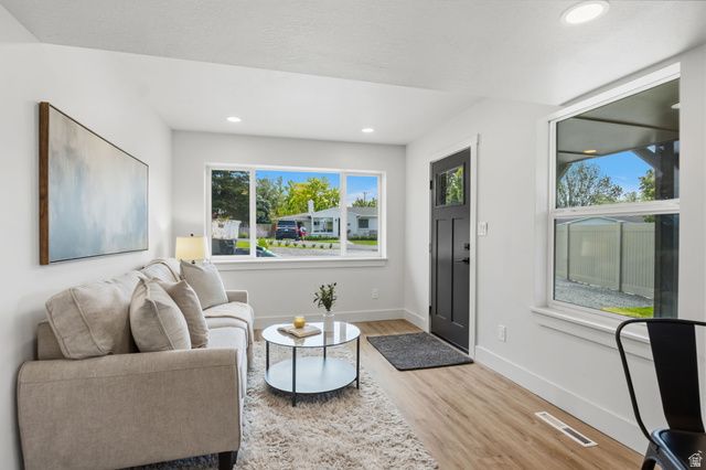 4554 S WILLOW RD, Holladay, UT 84124