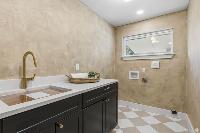 4554 S WILLOW RD, Holladay, UT 84124