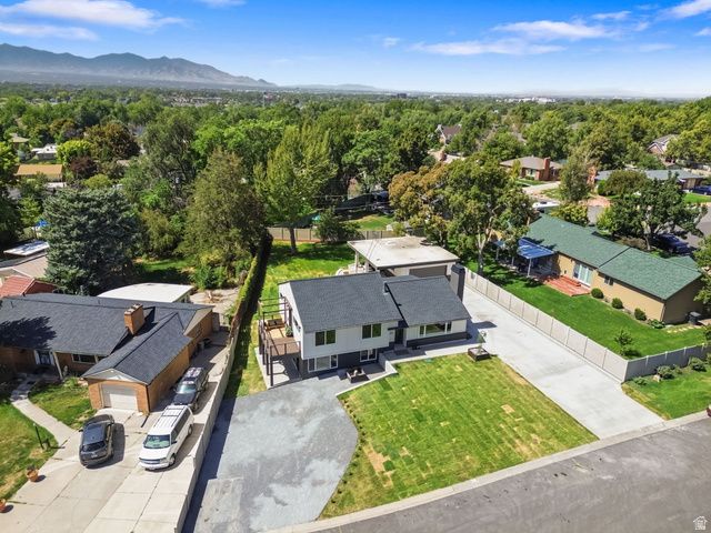 4554 S WILLOW RD, Holladay, UT 84124