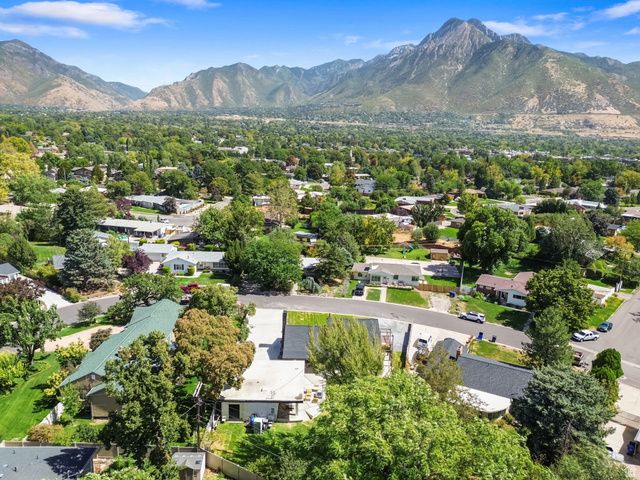 4554 S WILLOW RD, Holladay, UT 84124