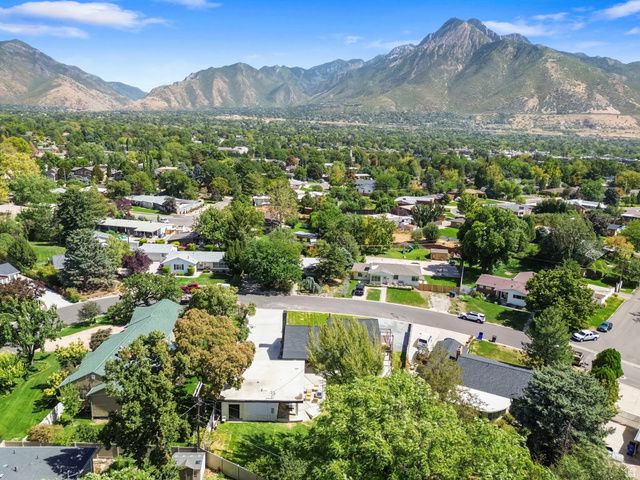4554 S WILLOW RD, Holladay, UT 84124