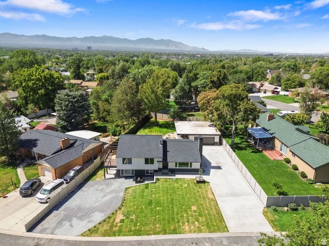 4554 S WILLOW RD, Holladay, UT 84124