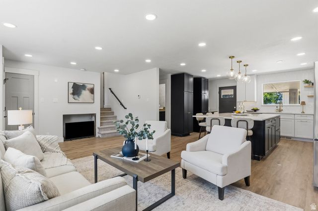 4554 S WILLOW RD, Holladay, UT 84124