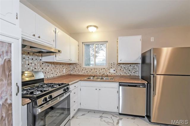 1398 Brenthaven Lane, Florissant, MO 63031