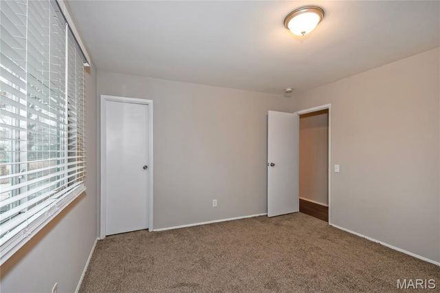 1398 Brenthaven Lane, Florissant, MO 63031