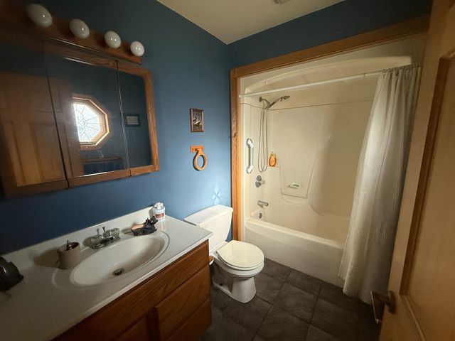 2639 E 9th Place, Hobart, IN 46342