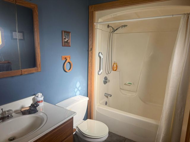 2639 E 9th Place, Hobart, IN 46342