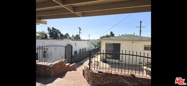 1721 Kilbourn Street, Los Angeles, CA 90065