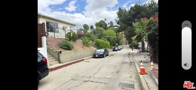 1721 Kilbourn Street, Los Angeles, CA 90065