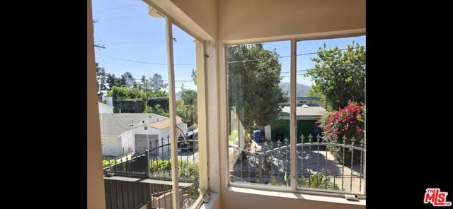 1721 Kilbourn Street, Los Angeles, CA 90065