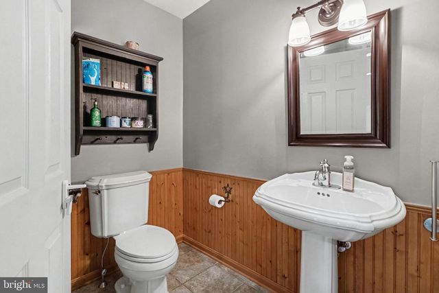 2005 WOODBERRY RD, York, PA 17408