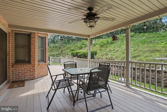 2005 WOODBERRY RD, York, PA 17408