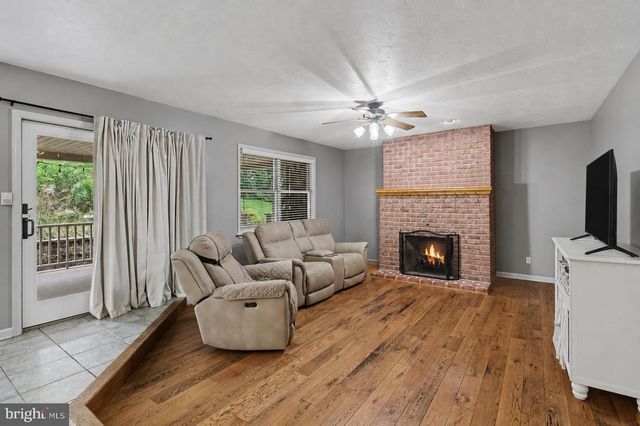 2005 WOODBERRY RD, York, PA 17408