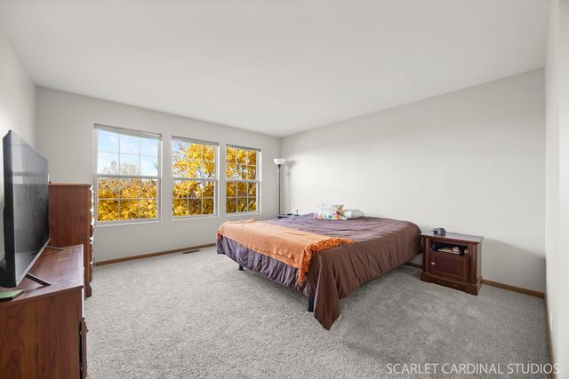 34 Waterbury Circle, Oswego, IL 60543