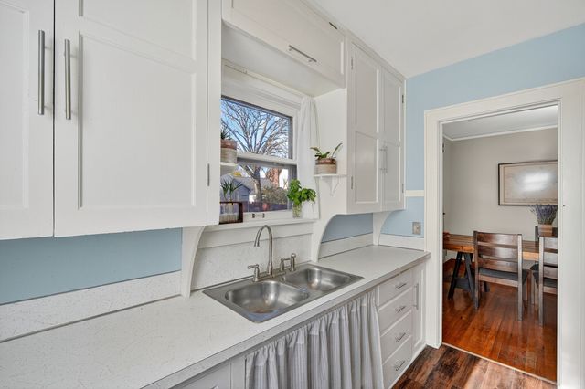 2208 38th Street, Des Moines, IA 50310