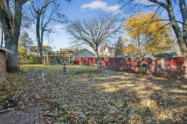 2208 38th Street, Des Moines, IA 50310