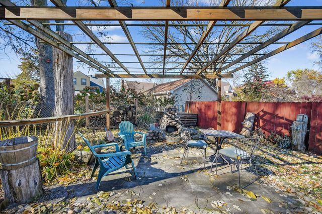 2208 38th Street, Des Moines, IA 50310