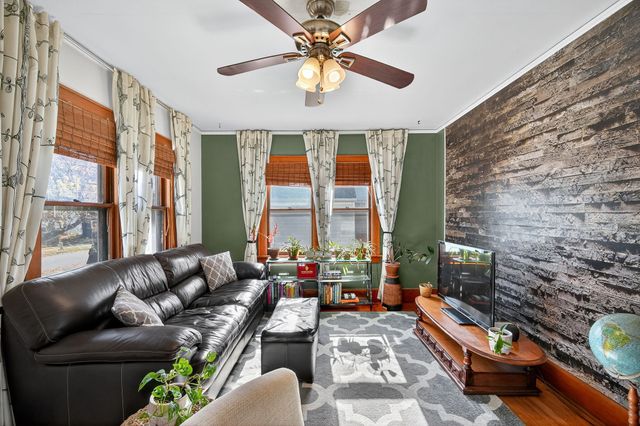 2208 38th Street, Des Moines, IA 50310