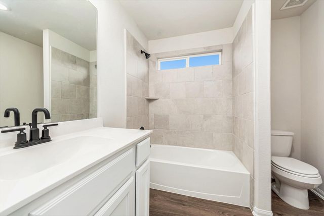 233 Crestview Drive, West Columbia, TX 77486
