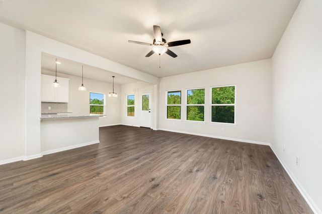 233 Crestview Drive, West Columbia, TX 77486