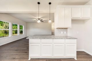233 Crestview Drive, West Columbia, TX 77486