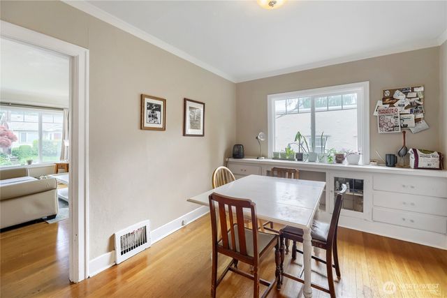 5755 25th Avenue NE, Seattle, WA 98105