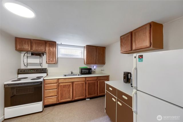 5755 25th Avenue NE, Seattle, WA 98105