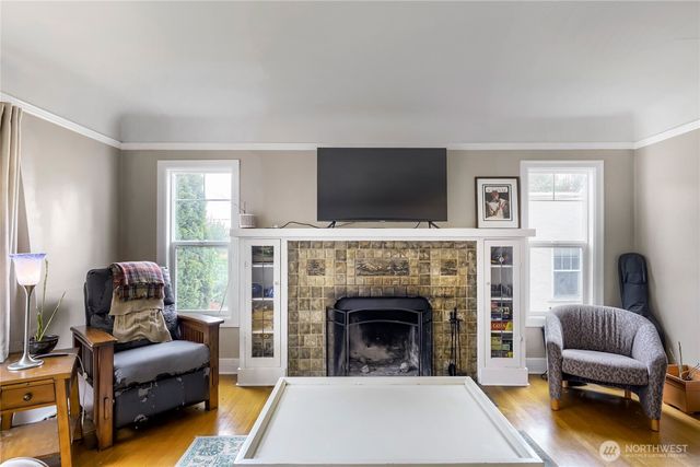 5755 25th Avenue NE, Seattle, WA 98105