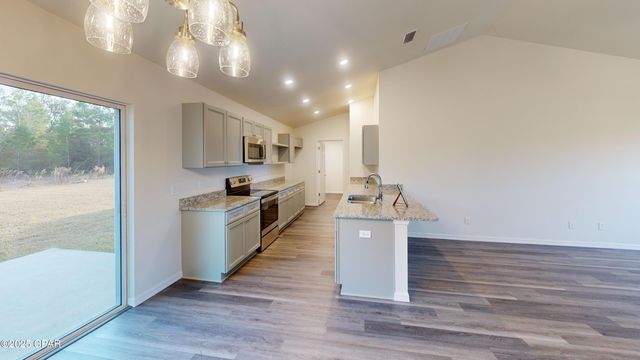 2221 Chase Street, Chipley, FL 32428