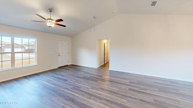 2221 Chase Street, Chipley, FL 32428